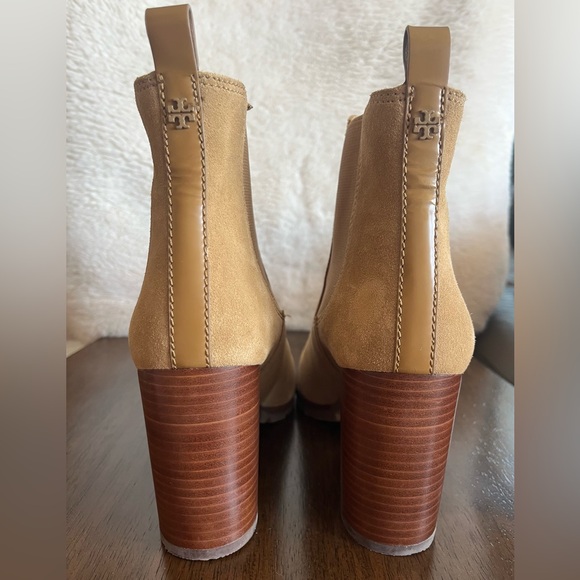 Tory Burch Stafford tan suede ankle boot - Picture 4 of 9